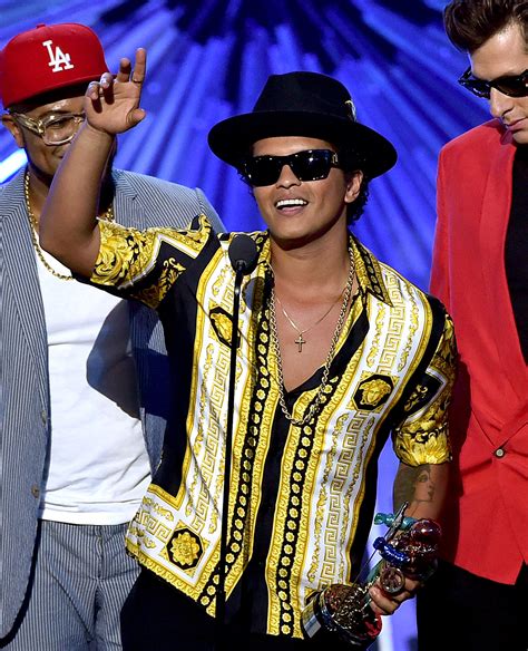 camisa versace bruno mars|Bruno Mars wardrobe.